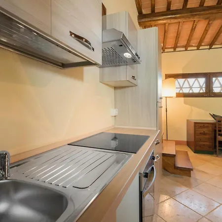 Montecarulli In Private Pool