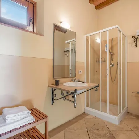 Montecarulli In Private Pool